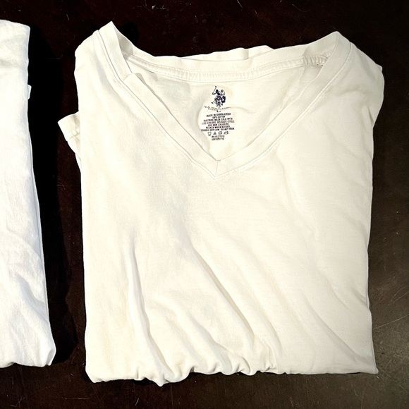 White V neck T-shirt bundle - Picture 2 of 2